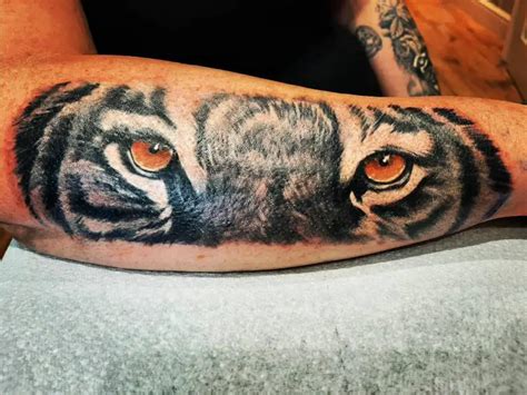 36 Meaningful Tiger Eyes Tattoo Design Ideas (Hungry for